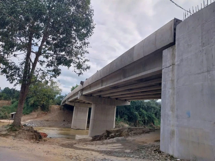 Dự án xây mới 3 cầu trên Tỉnh lộ 8B: Kiến nghị khẩn trương bàn giao mặt bằng