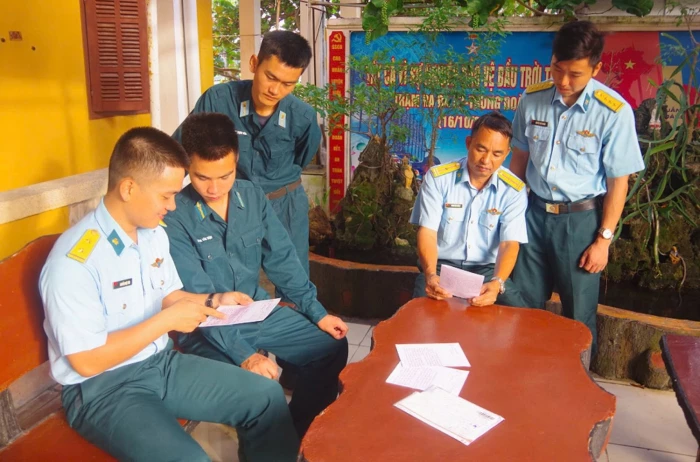 Những cánh thư “vượt sóng” đến Trường Sa