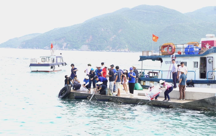 Sổ tay: Chung tay tái tạo nguồn lợi thủy sản