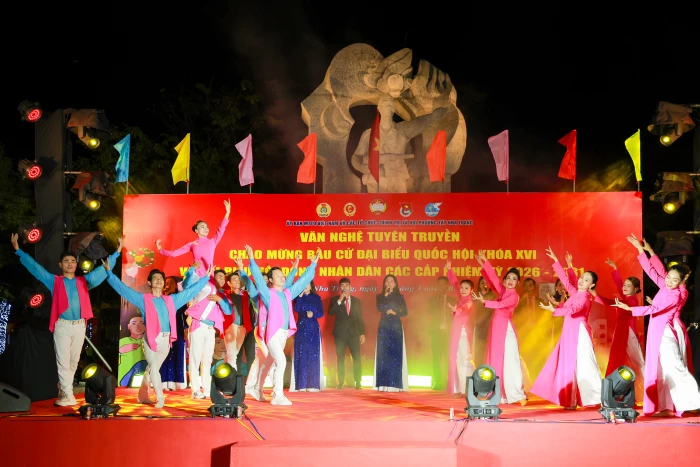 Góp niềm vui trong ngày hội non sông