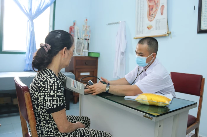 Gieo mầm nhân ái bằng y học cổ truyền