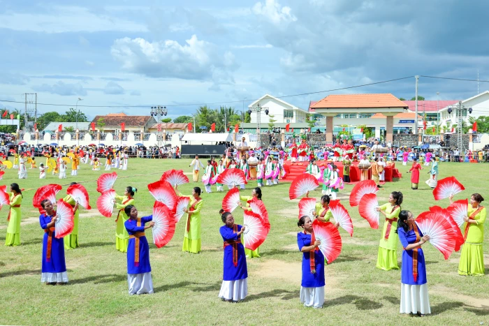 Hướng tới Ngày hội văn hóa dân tộc Chăm lần thứ VI tại tỉnh Khánh Hòa, năm 2026: Về làng xem điệu múa Chăm