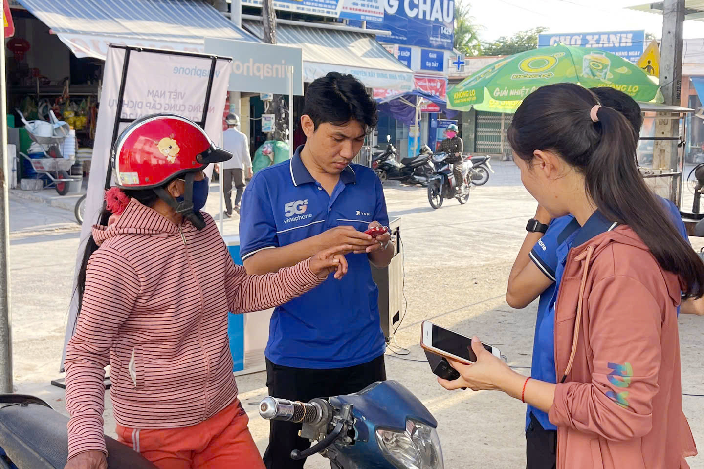 Báo hỏng dịch vụ viễn thông qua app My VNPT và ChatBot AMI