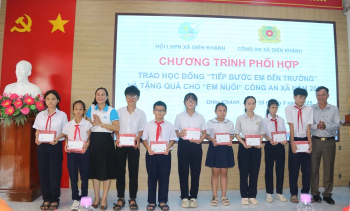 Chắp cánh ước mơ cho trẻ đến trường