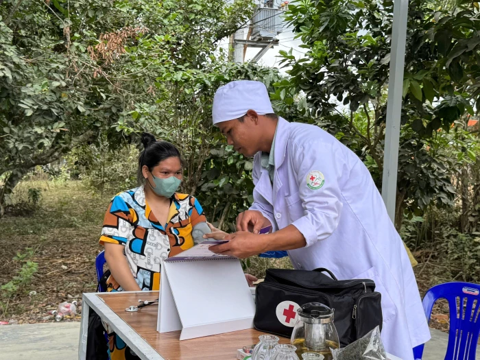 Hỗ trợ phụ nữ dân tộc thiểu số sinh con đúng chính sách dân số