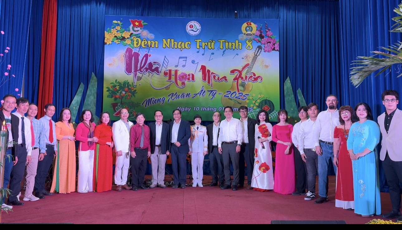 Bệnh viện Đa khoa tỉnh tổ chức đêm nhạc Như hoa mùa xuân