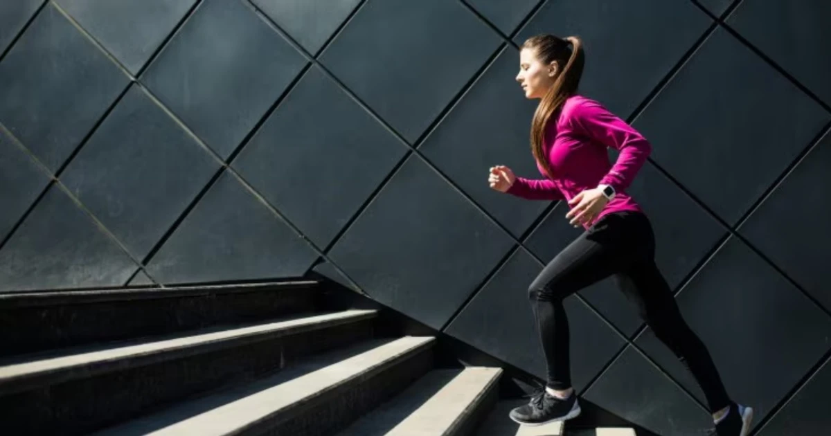 Tại sao leo cầu thang đốt mỡ gấp 3 lần so với đi bộ?