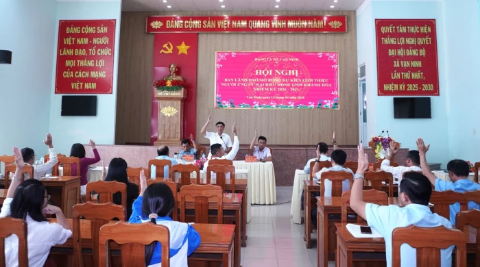 Đảng ủy xã Vạn Ninh lấy ý kiến cử tri nơi công tác đối với người được giới thiệu ứng cử đại biểu HĐND tỉnh