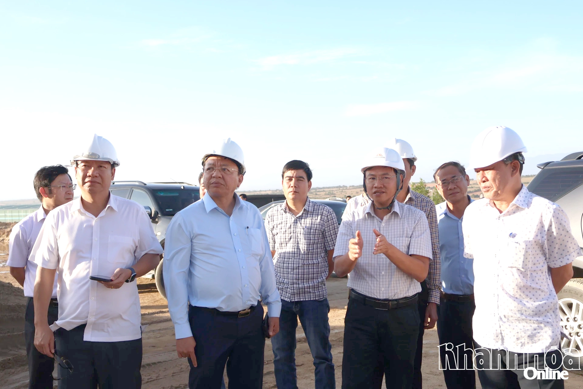 Phó Chủ tịch UBND tỉnh Lê Huyền kiểm tra thực tế các dự án sản xuất cát nghiền nhân tạo