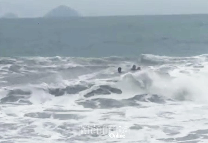 Hãy giữ an toàn khi tắm biển