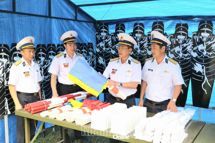 Vùng 4 Hải quân kiểm tra công tác chuẩn bị huấn luyện chiến sĩ mới tại Lữ đoàn 101