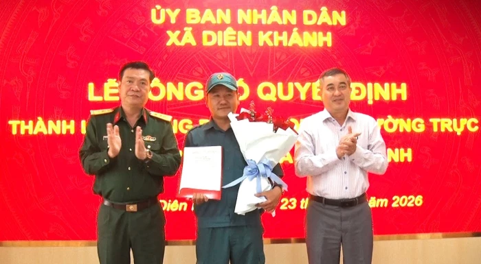 UBND xã Diên Khánh thành lập Trung đội Dân quân thường trực