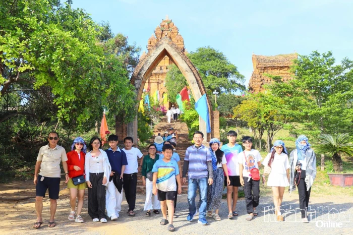 Du lịch khởi đầu đầy hứa hẹn