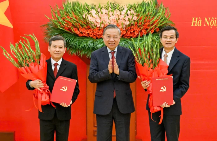 Bộ Chính trị công bố các quyết định về công tác cán bộ