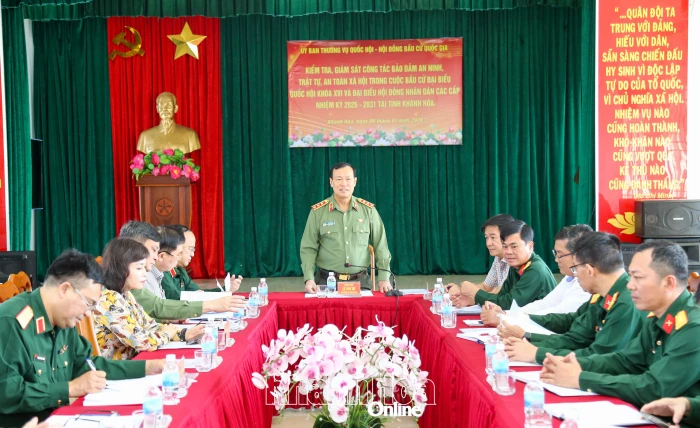 Kiểm tra công tác bảo đảm an ninh, trật tự, an toàn xã hội phục vụ bầu cử tại Đại đội Trinh sát cơ giới 1