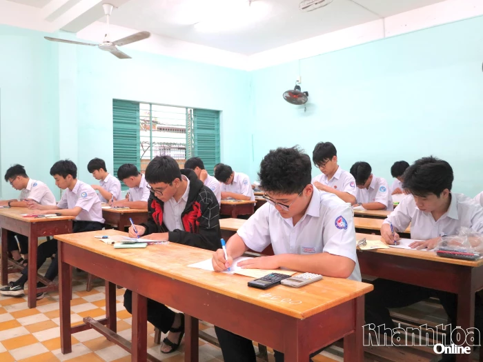 Hơn 1.300 thí sinh tham dự Kỳ thi chọn học sinh giỏi THPT tỉnh Khánh Hòa