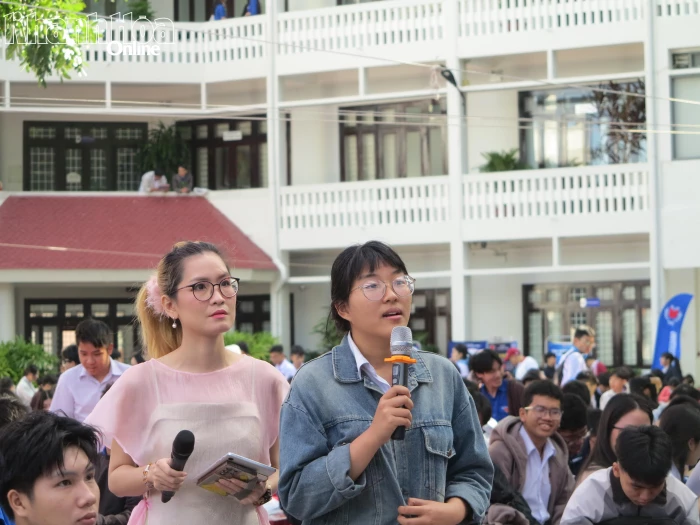 Hơn 5.000 học sinh tham gia chương trình tư vấn tuyển sinh - hướng nghiệp