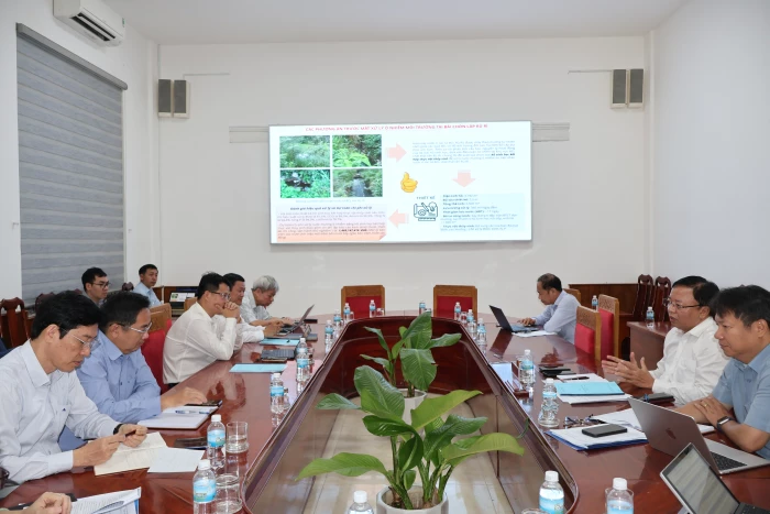 Khẩn trương hoàn thiện phương án xử lý ô nhiễm môi trường khu vực bãi rác Rù Rì