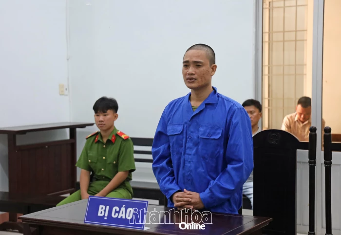 Lãnh 8 năm tù vì buôn ma túy