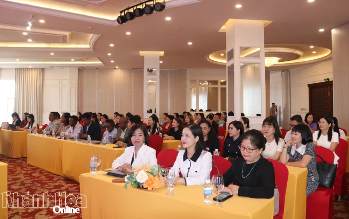 60 giáo viên được tập huấn về giáo dục quyền con người