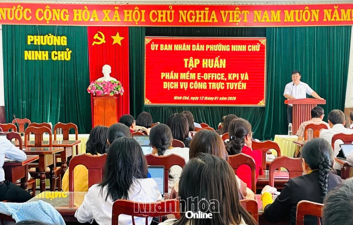 Phường Ninh Chử tập huấn phần mềm E-Office, KPI và dịch vụ công trực tuyến cho 130 học viên