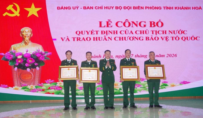 Bộ đội Biên phòng tỉnh Khánh Hòa trao Huân chương Bảo vệ Tổ quốc cho 6 cá nhân