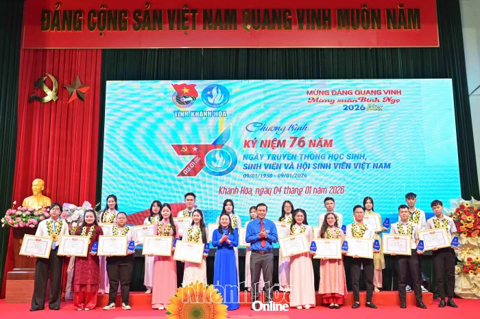 Sôi nổi các hoạt động kỷ niệm 76 năm Ngày truyền thống học sinh, sinh viên