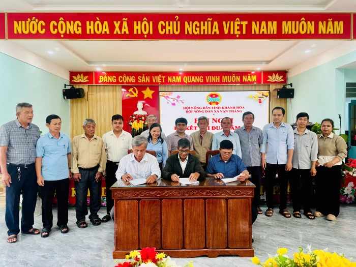 15 chi hội nông dân xã Vạn Thắng ký kết giao ước thi đua năm 2026