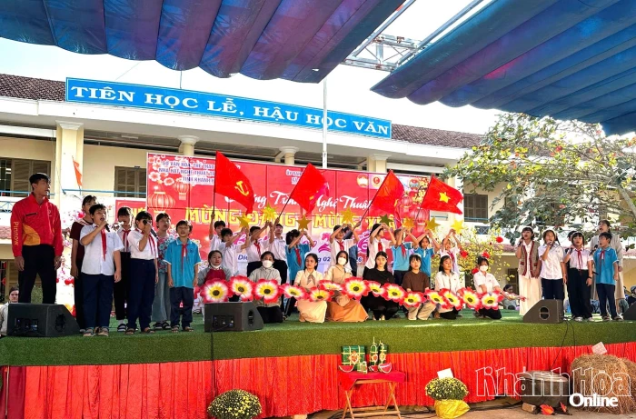 Xã Diên Lâm tổ chức chương trình “Mừng Đảng, mừng xuân Bính Ngọ 2026”