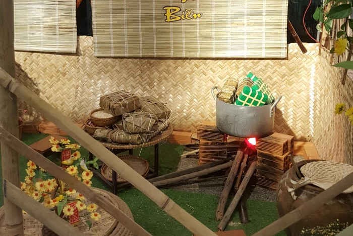 Mùa xuân sum họp bên mái nhà xưa