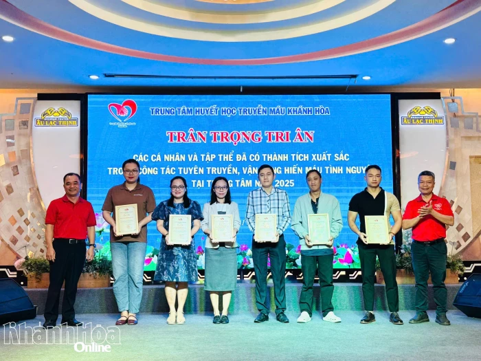 Tri ân 14 tập thể, cá nhân thực hiện tốt hiến máu tình nguyện