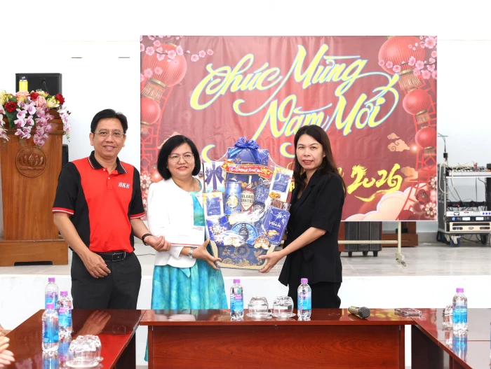 Báo và Phát thanh, Truyền hình Khánh Hòa cùng Anex Việt Nam, ABTours tặng quà Tết tại Trung tâm Bảo trợ xã hội và Công tác xã hội tỉnh Khánh Hòa và Mái ấm chùa Phật Bửu