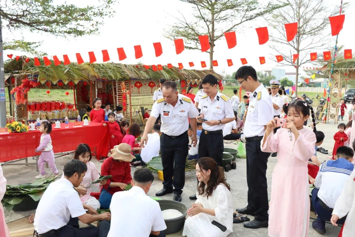 Chương trình "Xuân yêu thương" tại Lữ đoàn 101