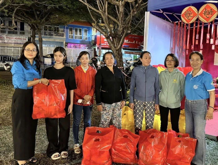 Công đoàn phường Nam Nha Trang tổ chức nhiều hoạt động chăm lo Tết cho đoàn viên, người lao động