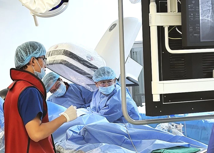 Vinmec Nha Trang cứu sống du khách Hàn Quốc nguy kịch, đưa về nước an toàn