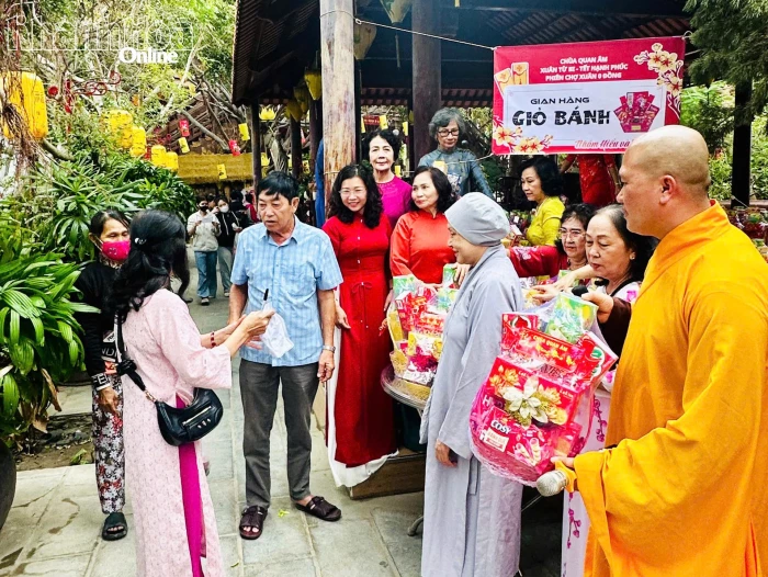 “Phiên chợ xuân 0 đồng” phục vụ 300 hộ dân phường Đông Hải có hoàn cảnh khó khăn