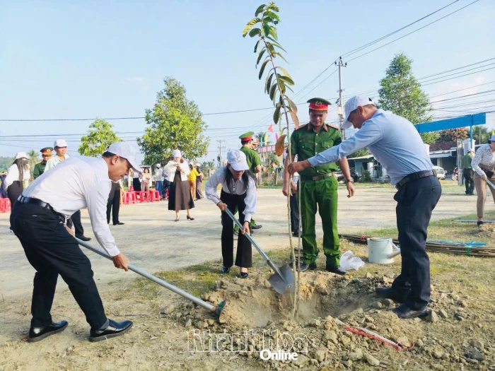 Xã Diên Thọ phát động “Tết trồng cây đời đời nhớ ơn Bác Hồ” xuân Bính Ngọ 2026