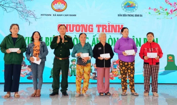 Đồn Biên phòng Bình Ba phối hợp tổ chức chương trình "Xuân Biên phòng ấm lòng dân bản"