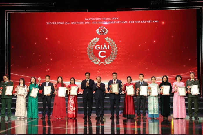 Khánh Hòa có 2 tác phẩm đoạt giải Búa liềm vàng lần thứ X