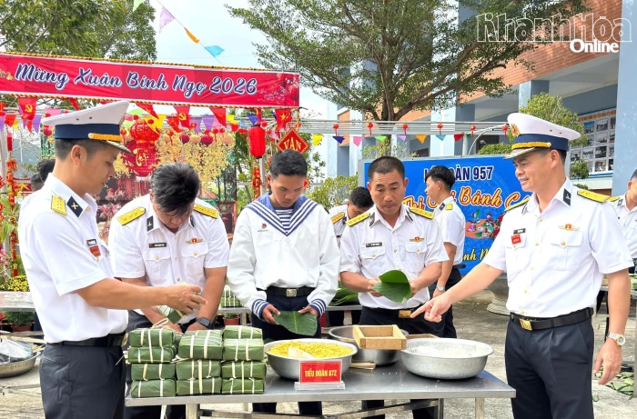Lữ đoàn 957 tổ chức hội thi gói bánh chưng mừng xuân Bính Ngọ 2026