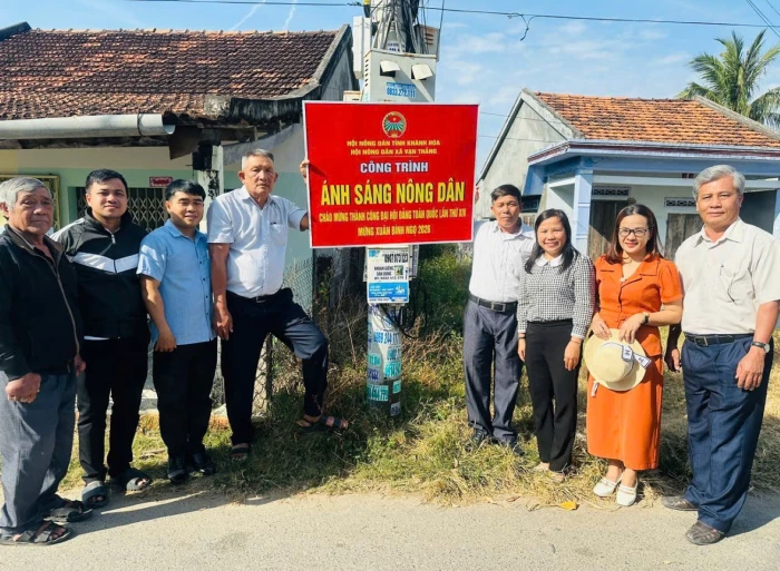 Hội Nông dân xã Vạn Thắng nghiệm thu công trình "Ánh sáng nông dân"