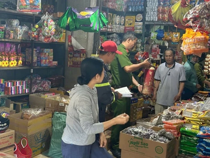 Xã Diên Khánh tuyên truyền phòng cháy, chữa cháy và cứu nạn, cứu hộ tại chợ Thành