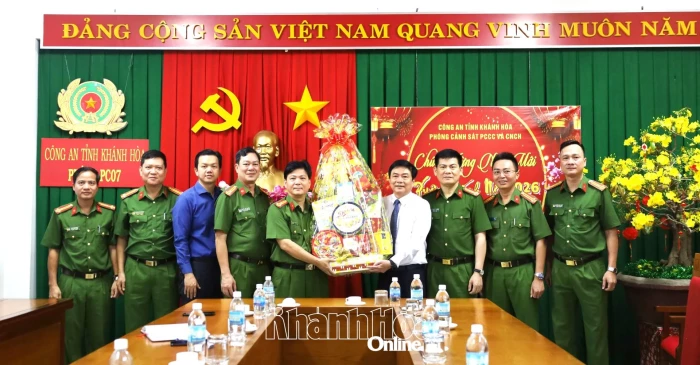 Phó Chủ tịch Thường trực HĐND tỉnh Khánh Hòa Lữ Thanh Hải thăm, chúc Tết các đơn vị trực chiến