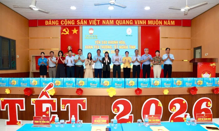 Công ty Yến sào Khánh Hòa tổ chức Chương trình “Xuân yêu thương - Tết nghĩa tình” tại phường Đông Ninh Hòa và xã Hòa Trí