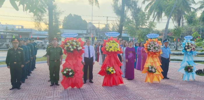 Phường Bắc Cam Ranh dâng hương, dâng hoa các đài tưởng niệm liệt sĩ nhân dịp Tết Nguyên đán Bính Ngọ 2026