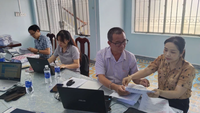 Ban hành quy chế phối hợp trong quản lý nhà nước về đăng ký biện pháp bảo đảm bằng quyền sử dụng đất, tài sản gắn liền với đất