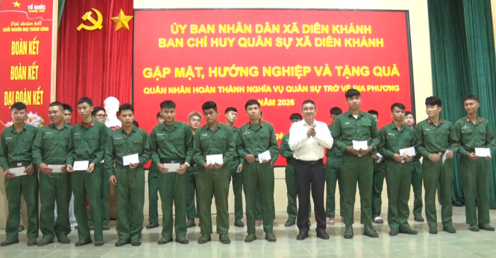 Xã Diên Khánh gặp mặt, hướng nghiệp, tặng quà cho quân nhân xuất ngũ năm 2026
