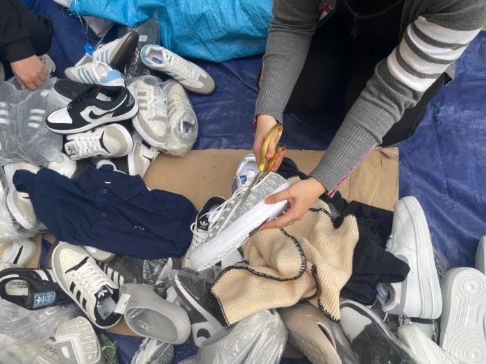 Tiêu hủy hơn 300 sản phẩm thời trang giả nhãn hiệu