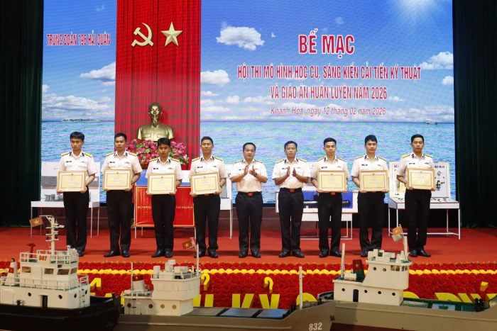 Trung đoàn 196 Hải quân bế mạc hội thi mô hình học cụ, sáng kiến cải tiến kỹ thuật và giáo án huấn luyện năm 2026