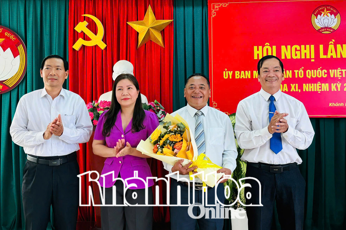 Ông Mấu Văn Phi giữ chức vụ Phó Chủ tịch UBMTTQ Việt Nam tỉnh Khánh Hòa